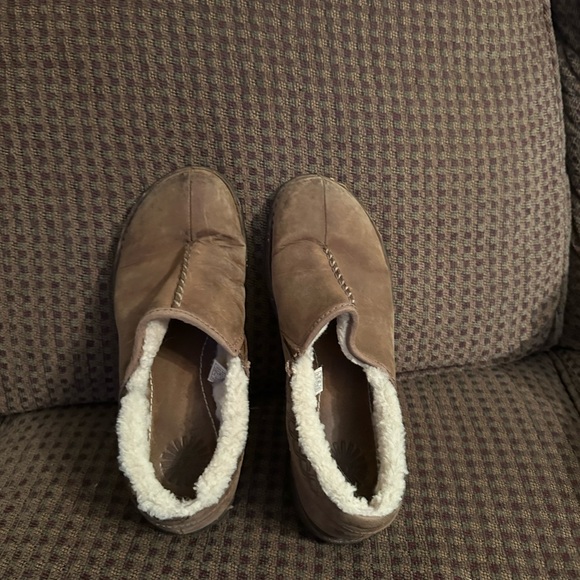 UGG WOMENS BETTEY BROWN style FLEECE/WOOL LINED SLIP ON SHOES. SZ 9 - Picture 3 of 13